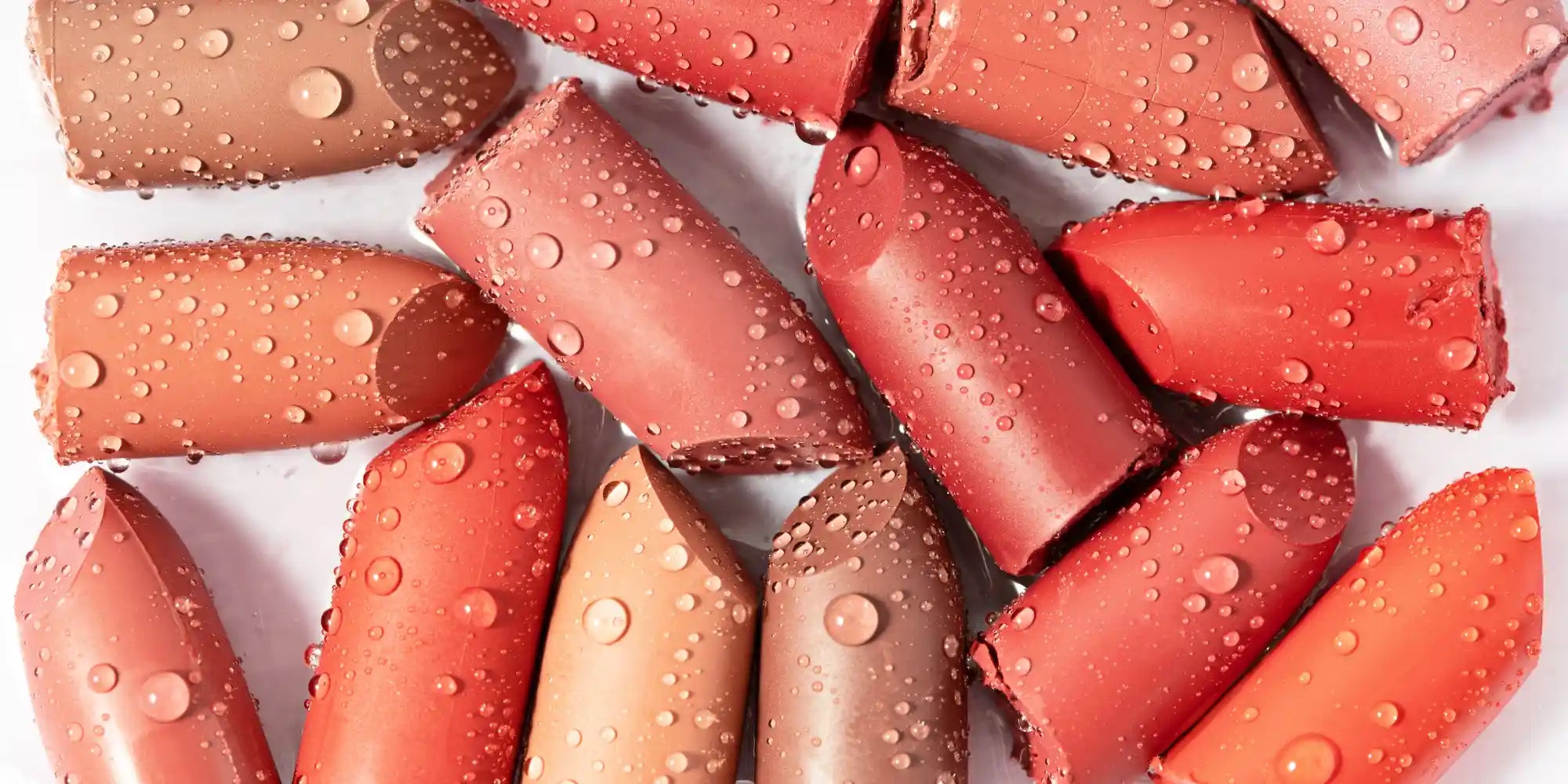 Por que o “teste do anel de ouro” não detecta chumbo em batons — e o que diz a ciência sobre isso