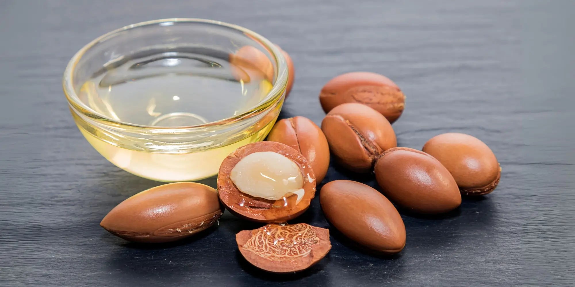 O Poder do Óleo de Argan na Maquiagem